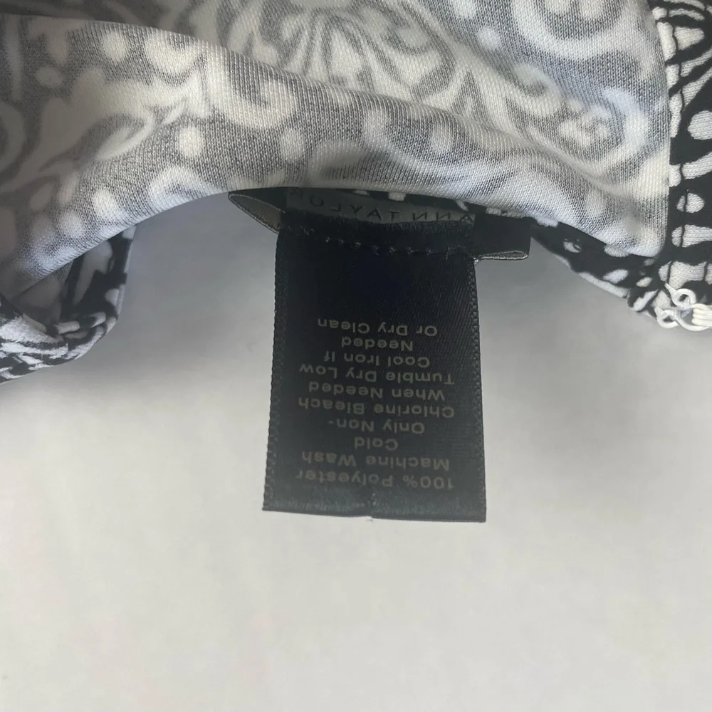 Ann Taylor Short Bell Sleeve Blouse Black White Paisley Scroll Size Small petite - Picture 8 of 11
